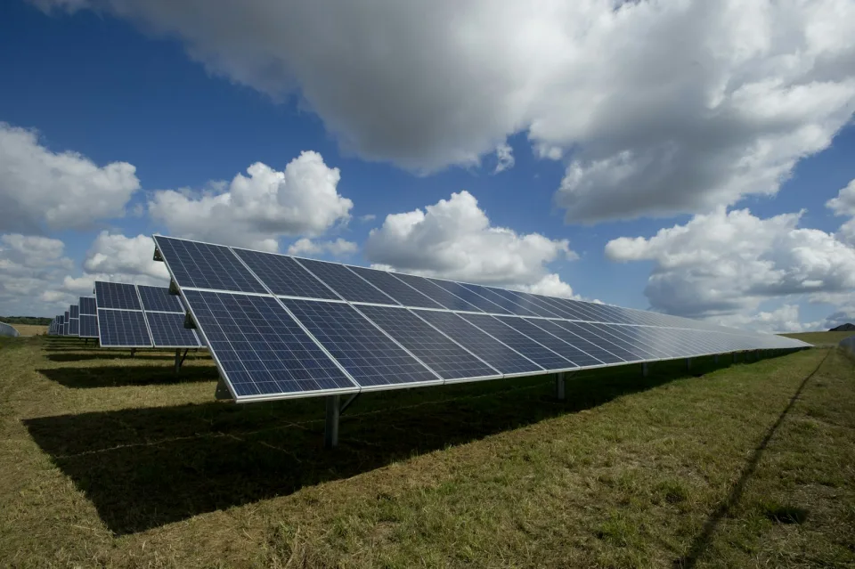 Güneş Enerjili Kamu Binaları